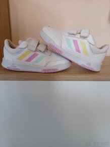 Dievčenské tenisky značky Adidas - 9