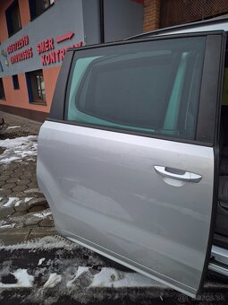 Predam dvere karosériu motor prevodovku na Seat Alhambru 7n - 9