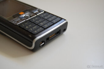 Sony Ericsson K800i - 9