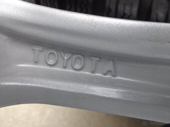 Toyota Corolla / Camry zánovná zimna sada kolies s TPMS - 9