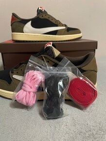 Jordan 1 Low x Travis Scott Mocha - 9