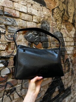 Kabelka Miu Miu Aventure Nappa Leather Bag Black - 9