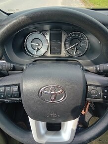 Toyota Hilux predaj. - 9