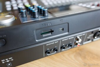 Tascam DP-24SD multirekordér - 9