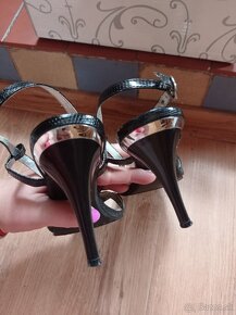 Čierne sandále - 9