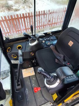 Minibagr JCB 19C-1, 1100mth, r. 2018, roztah.pásy, 2x lžíce - 9