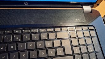 Hp Pavilion  17" - 9