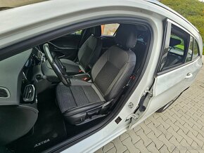 OPEL ASTRA SPORT TOURER 1.5 CRDi - 9