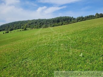 Väčší rekreačný pozemok s nádhernými výhľadmi nad obcou Zu - 9