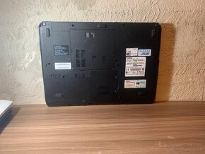 Predám Toshiba Sattelite L40 (system na prianie) - 9