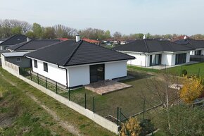 Bungalov 4 izb., blízko hrádze obec Kalinkovo, 534 m2 - 9