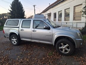 ISUZU D MAX 2,5 TD 4X4 100KW ROK 2009 - 9