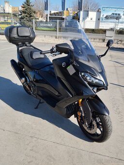 Yamaha T-Max 560, Tech - 9