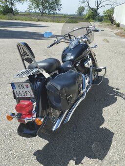 Suzuki Intruder C800 - 9