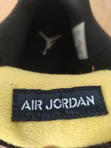 Jordan 4 Yellow Thunder - 9