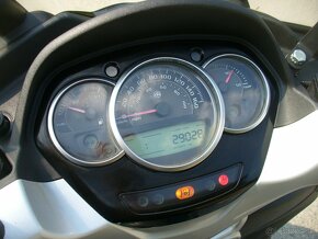 PIAGGIO MP3 300 YOURBAN  ,,B" vodičák - 9