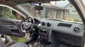 FORD FIESTA 1.4 TDCI - 3 X - COMFORT - SVETLO ZADNÉ FACELIFT - 9