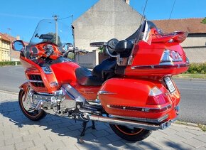 Honda GL 1800 Goldwing - 9