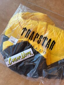 Trapstar Decoded - Arch Hooded Puffer Jacket Black Yellow - 9