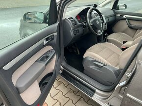 Volkswagen Touran 2.0 TDi 103kw 6 rychl 1.maj v ČR - 9