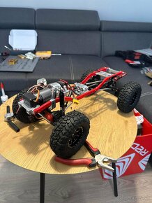 RC Crawler 1:10 TOYOTA LC70 - 9