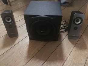 Predám 2,1 subwoofer - 9