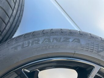 Alu disky čierne 5x100 r17 Škoda + letné pneu Bridgestone - 9