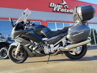 Yamaha FJR 1300 - 9