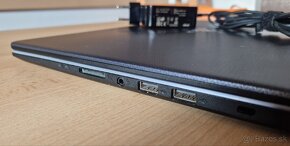 Asus VivoBook - 9