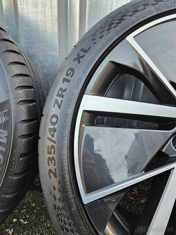 Letní alu kola Vega 19" Škoda Superb 235/40 R19 - 9