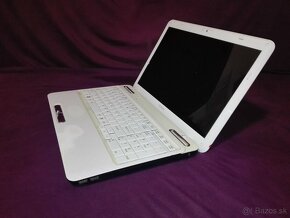 Toshiba i3 4 x 2,1. 15,6" LED. SSD 128 GB.RAM 4 GB. - 9