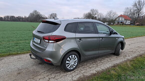 KIA Carens 1.7 CRDi NAVI 7 Miest - 9