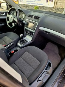 ŠKODA OCTAVIA 2.0TDI 4x4 ELEGANCE Swiss - 9