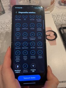 Samsung Galaxy Z Flip 4 256GB + Galaxy Watch4 - 9