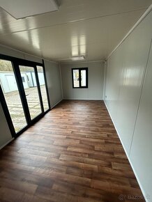 Obytný kontejner o rozměru 3x6 m s franc. dveřmi - 9