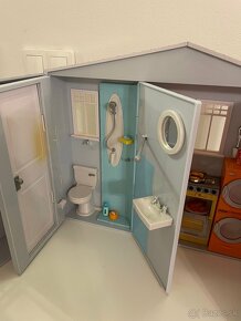 Barbie domček - Totally Real House 2005 - 9