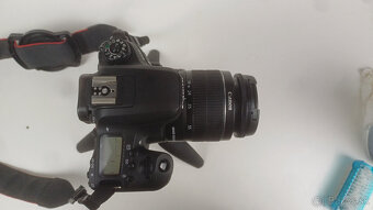 Canon EOS 77D - 9