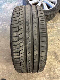 Predám originál VW elektróny 5x112 R17 s letnými pneu 235/45 - 9