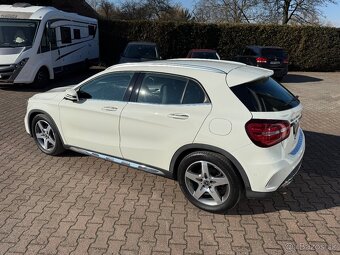 Predám Mercedes-BENZ GLA 200d 4-MATIC 100kw,r.v.10/2017 naja - 9