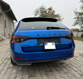 Škoda Superb Combi Sportline Race blue 1.4 TSI Hybrid IV - 9