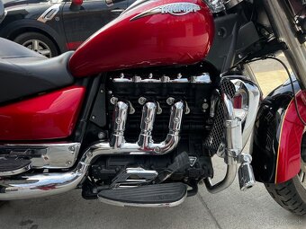 Triumph Rocket III TOURING - 9