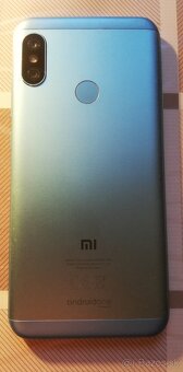 Mi A2 lite - 4/64/Android 10 - 9