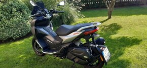 Aprilia 125 SR GT - 9