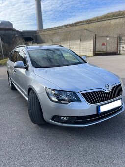 Škoda Superb Combi 2.0 TDi DSG 103kw - 9