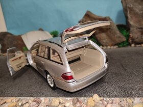 prodám model 1:18 mercedes benz E class combi - 9