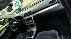 Volkswagen Passat kombi  2.0 TDI Highline - 9