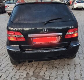 Mercedes B200 - 9