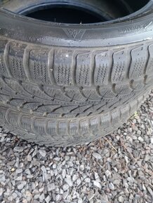 Ponúkam na predaj zimné pneumatiky 225/60r17- 2ks Bridgeston - 9