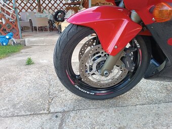 Honda CBR 600 f4i - 9