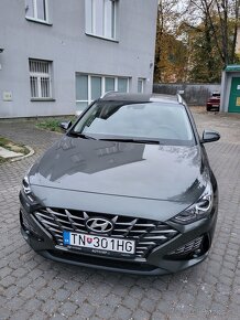 Hyundai i30 CW 1.5 DPI - 9